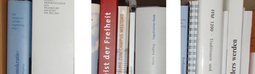 B&uuml;cher im Regal stehend