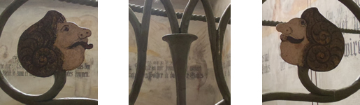 Alte T&uuml;r, T&uuml;rgriff mit L&ouml;wenkopf